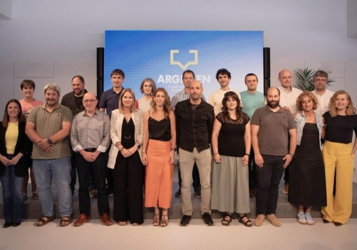 Representantes municipales y de las entidades y empresas que participan en el proceso.