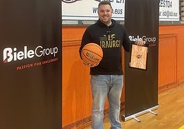 Iñigo Núñez, feliz tras su firma con el Biele ISB.