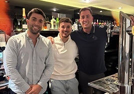 Los tres socios de 'Wateke'. Joseba Etxeberria, Jon Tena y Ander Larreategi.