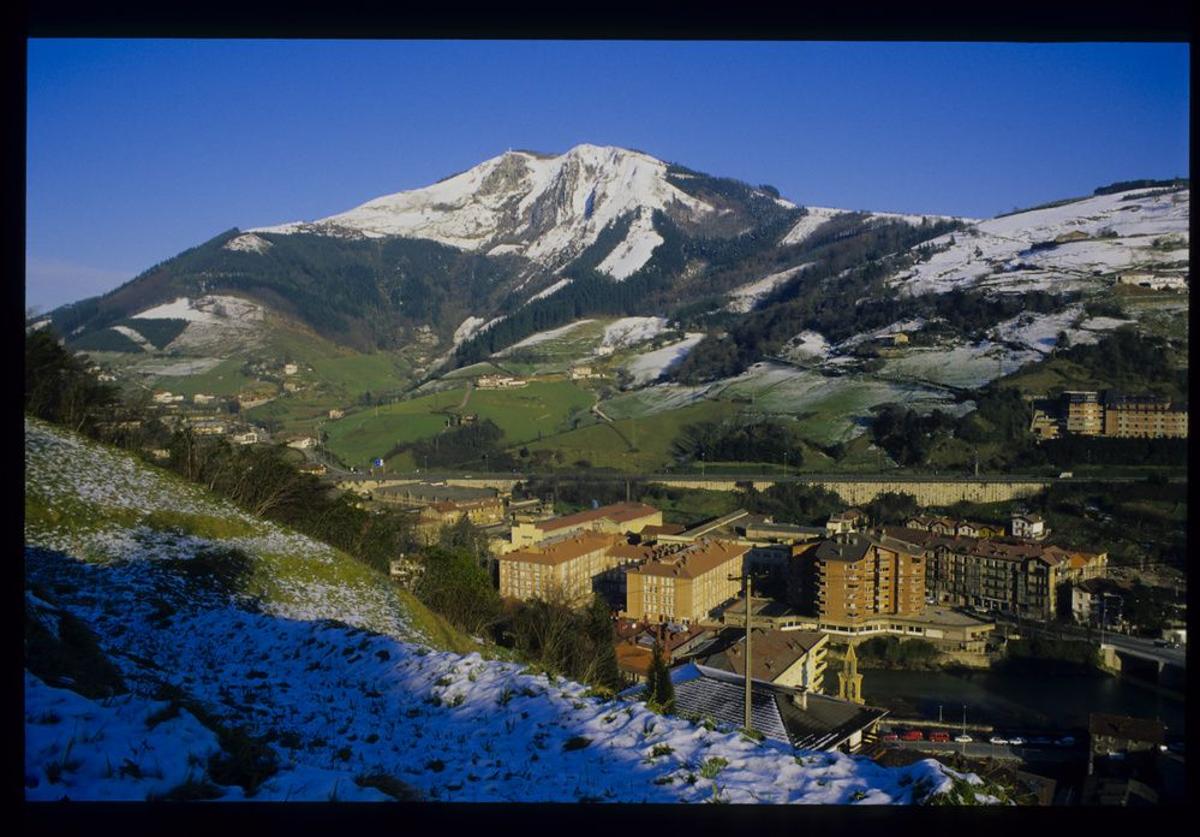 1975, cuando un grupo de montañeros ascendió las 119 cumbres de Gipuzkoa en un solo día