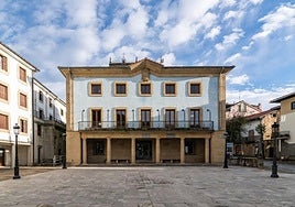 El Ayuntamiento cambia de suministrador de electricidad.