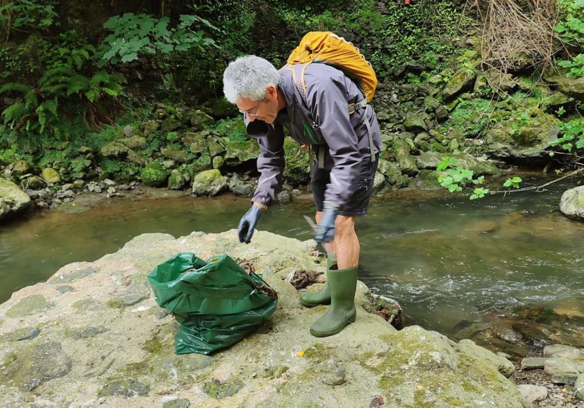 El Consistorio tratará de intensificar la limpieza del río Ego y combatir vertidos contaminantes