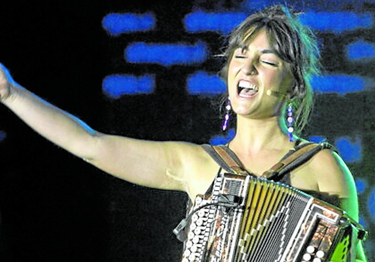 Beasain celebra el sábado más colorido de sus fiestas con disfraces y música