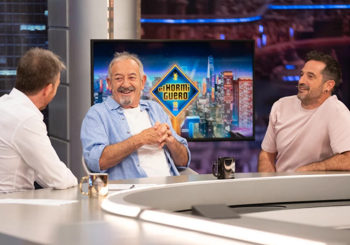 Karlos Arguiñano junto a su hijo Joseba Arguiñano en El Hormiguero.