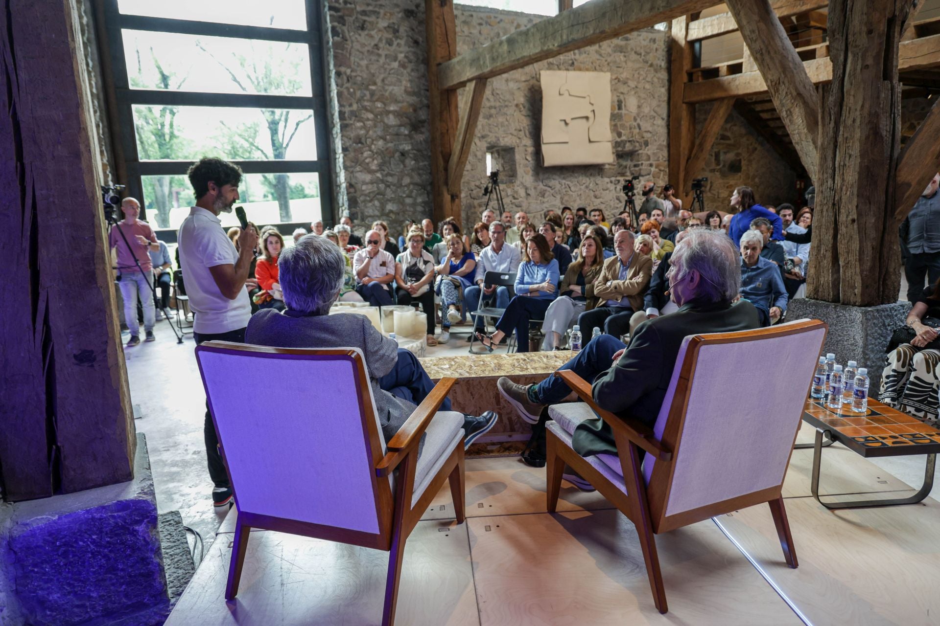 Encuentro de Serrat y Gabilondo en Chillida Leku