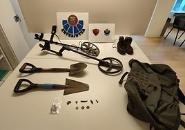 Imagen de los objetos sustraídos y material empleado para las catas.