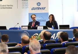 Azahara Domínguez y Javier Ortega, este sábado durante la asamblea general de Guitrans,