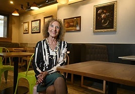 May Colmenero expone en Hiru taberna hasta el próximo martes, día 24, cuadros de toda una vida dedicada al arte.