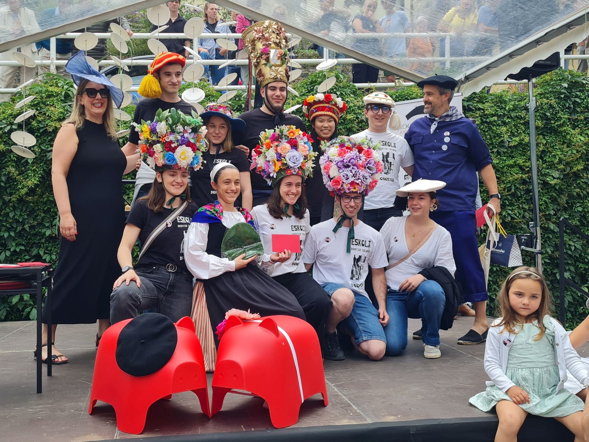Tercera edición del Paseo con sombrero por Donostia