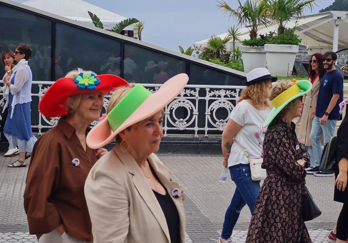 Tercera edición del Paseo con sombrero por Donostia
