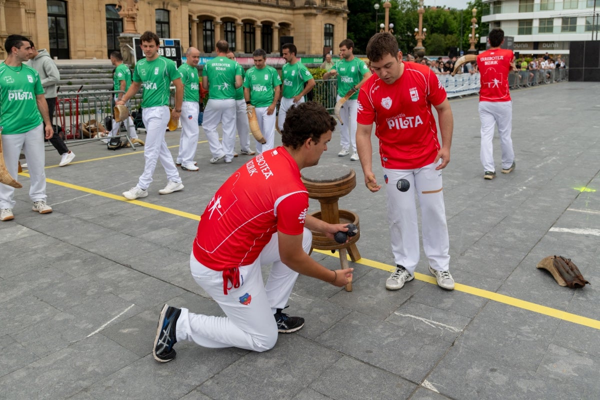 Exhibición de rebote en Alderdi Eder