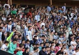 La afición de la real anima al Sanse el pasado domingo en Zubieta