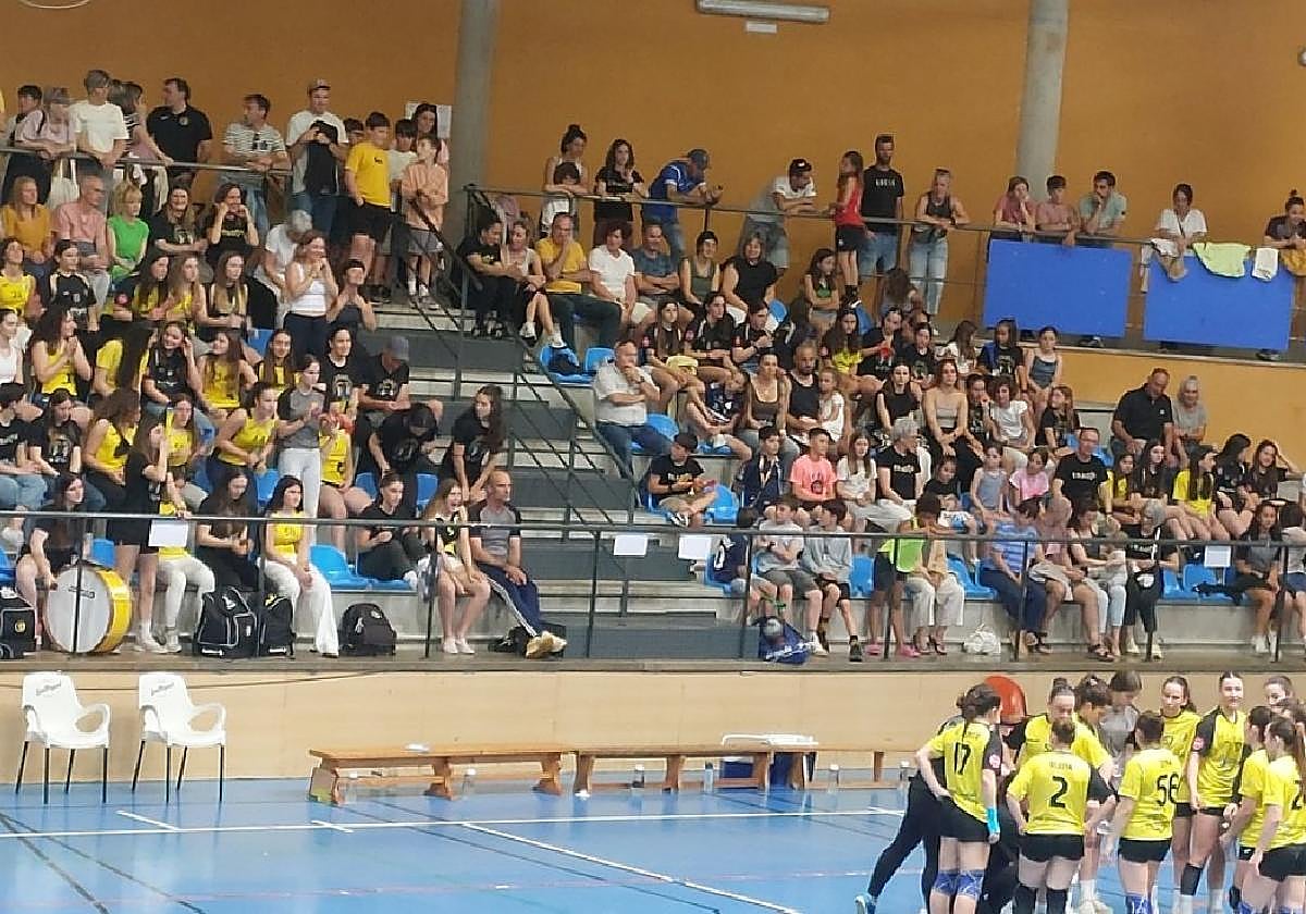 Jokalariak eta armailetan jarraitzaileak. Guztiak elkar jokatuko dute ekainaren 21ean Eragin Eguna.