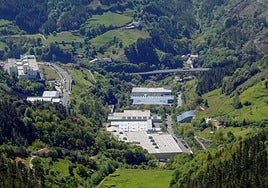 Los accesos a los polígonos industriales de Azitain y Erisono están necesitados de importantes mejoras.