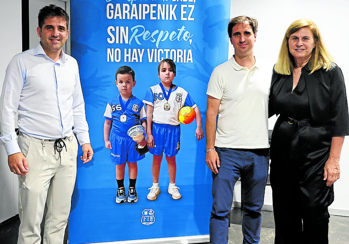 Representantes institucionales y federativos, este miércoles en Donostia.