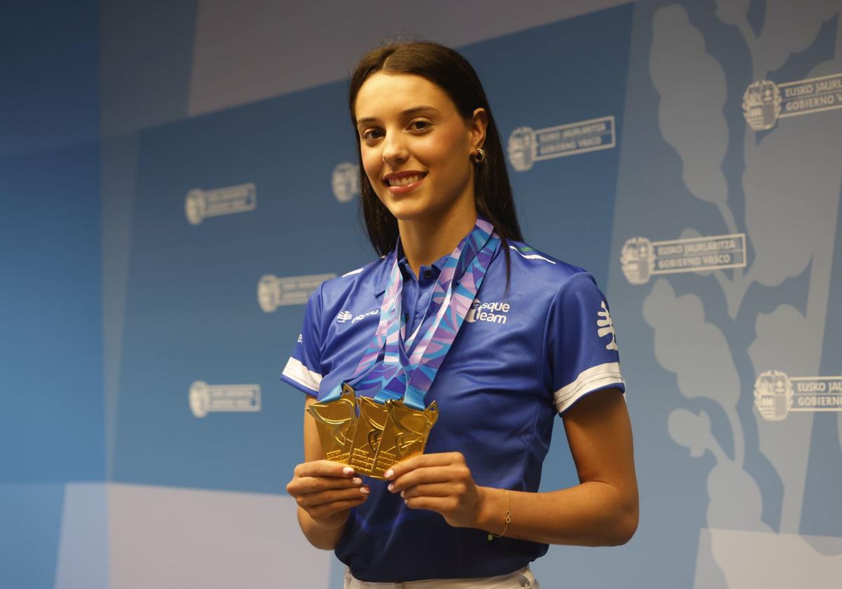 Salma Solaunek Europako Txapelketan lortutako urrezko hiru dominak aurkeztu ditu