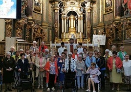Participantes de la unción llevada a cabo en la parroquia de Zumarraga.