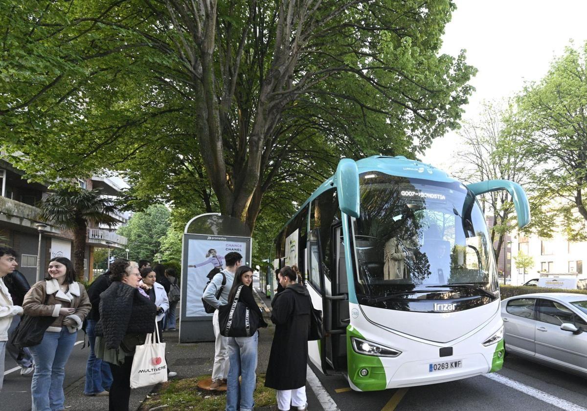 Parada del autobús GO07 de Lurraldebus en San Sebastián.