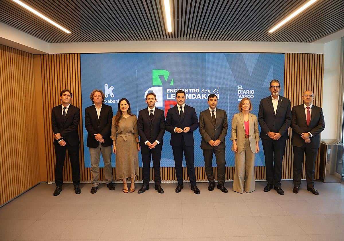 Amplia representación del mundo político, económico e institucional en DV Gunea