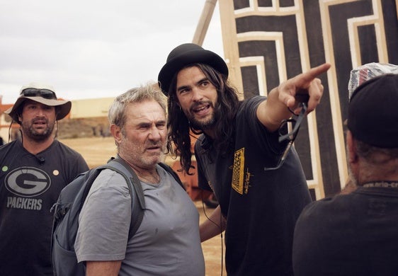 Oliver Laxe dirige a Sergi López en 'Sirat'-