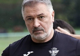 Joseba Roteta busca el ascenso de su equipo este mediodía.