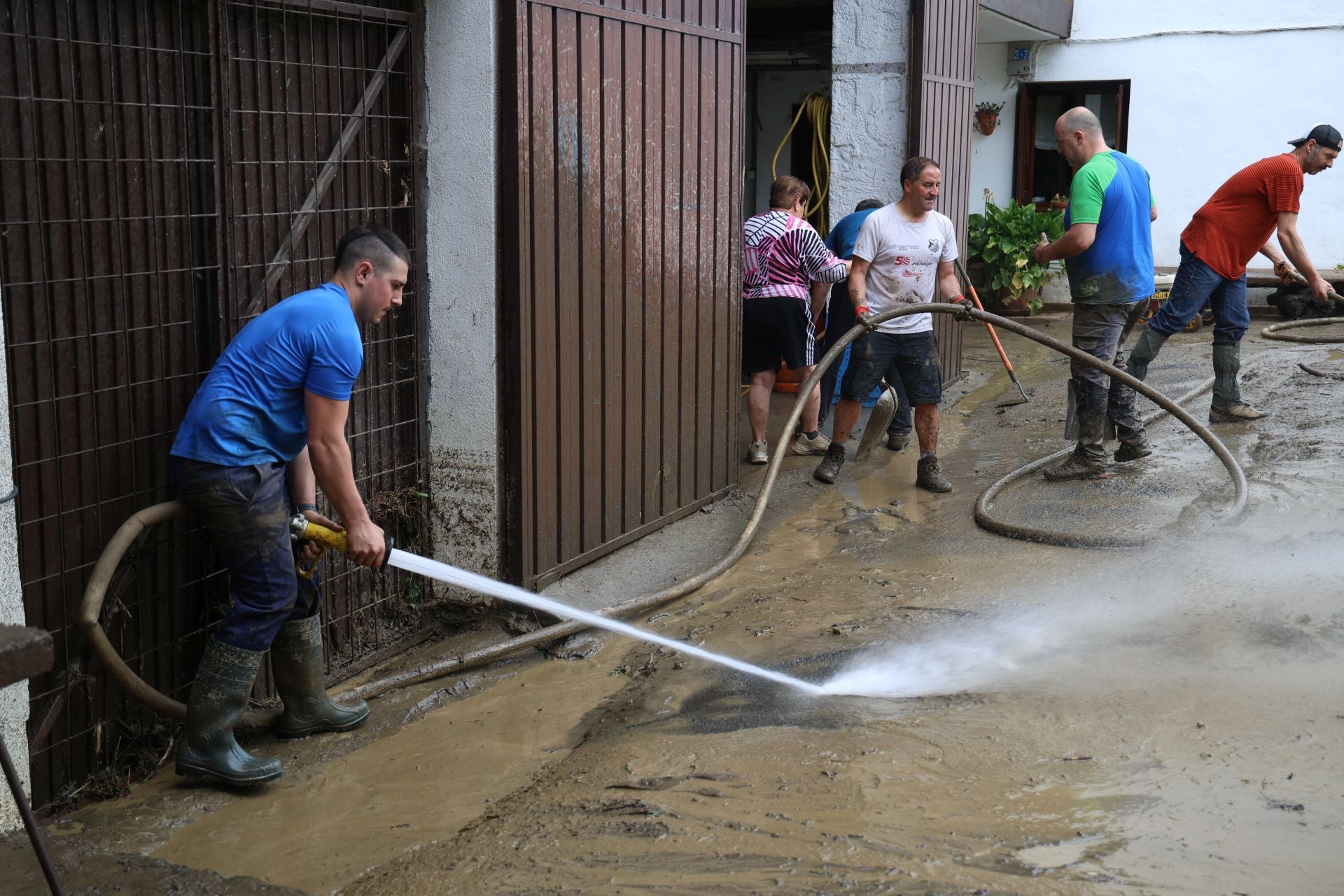 Las imágenes de los desperfectos que deja la tromba de agua en Tolosaldea y Goierri