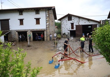 «En dos minutos teníamos el agua en casa y entró con mucha fuerza»