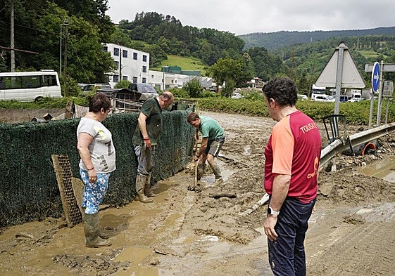 «Mi padre salió con el coche a la carretera para refugiarse, se fue la luz y todo»