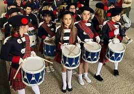 La tamborrada infantil, que transcurrió según lo previsto, dejó numerosas imágenes para el recuerdo, con los más pequeños como grandes protagonistas.