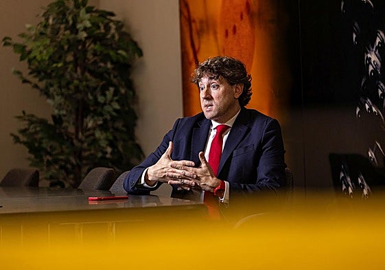 Eneko Andueza en un momento de la entrevista.