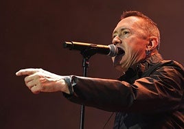 Muguruza ofreció un concierto que tuvo más que música y donde se bailó hasta el final.