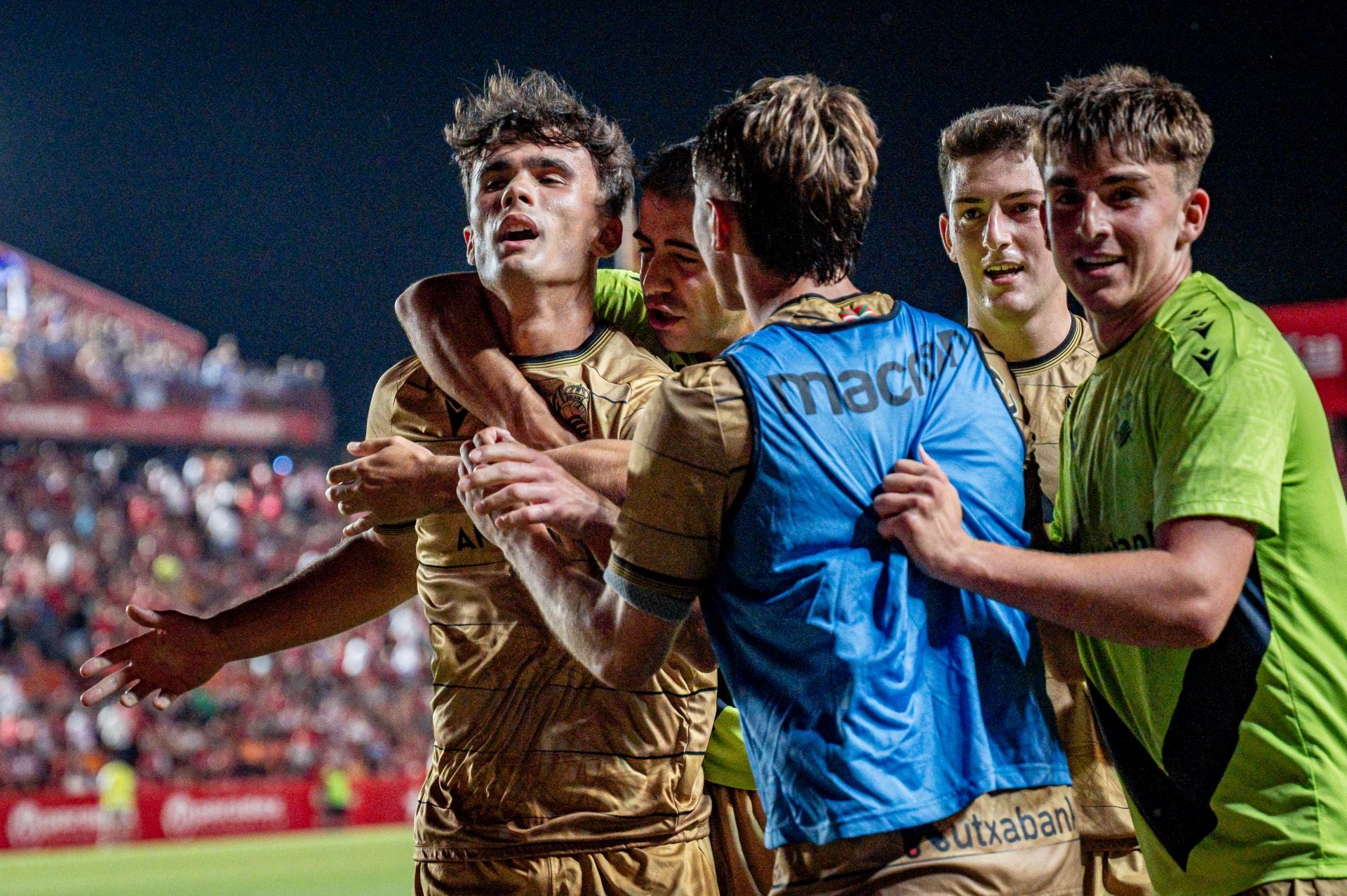 Los jugadores del Sanse celebran el 1-3 de Carrera en el Nou Estadi de Tarragona