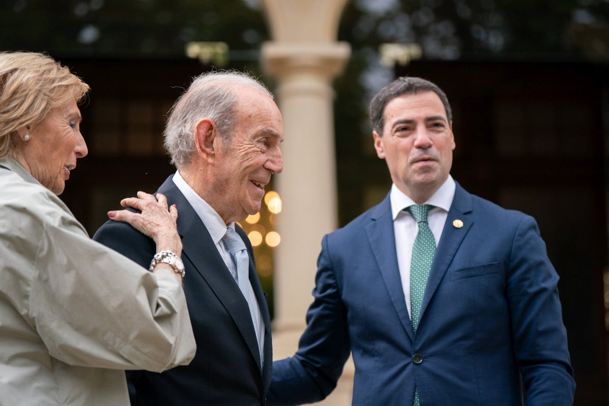 Homenaje a Garaikoetxea en Ajuria Enea
