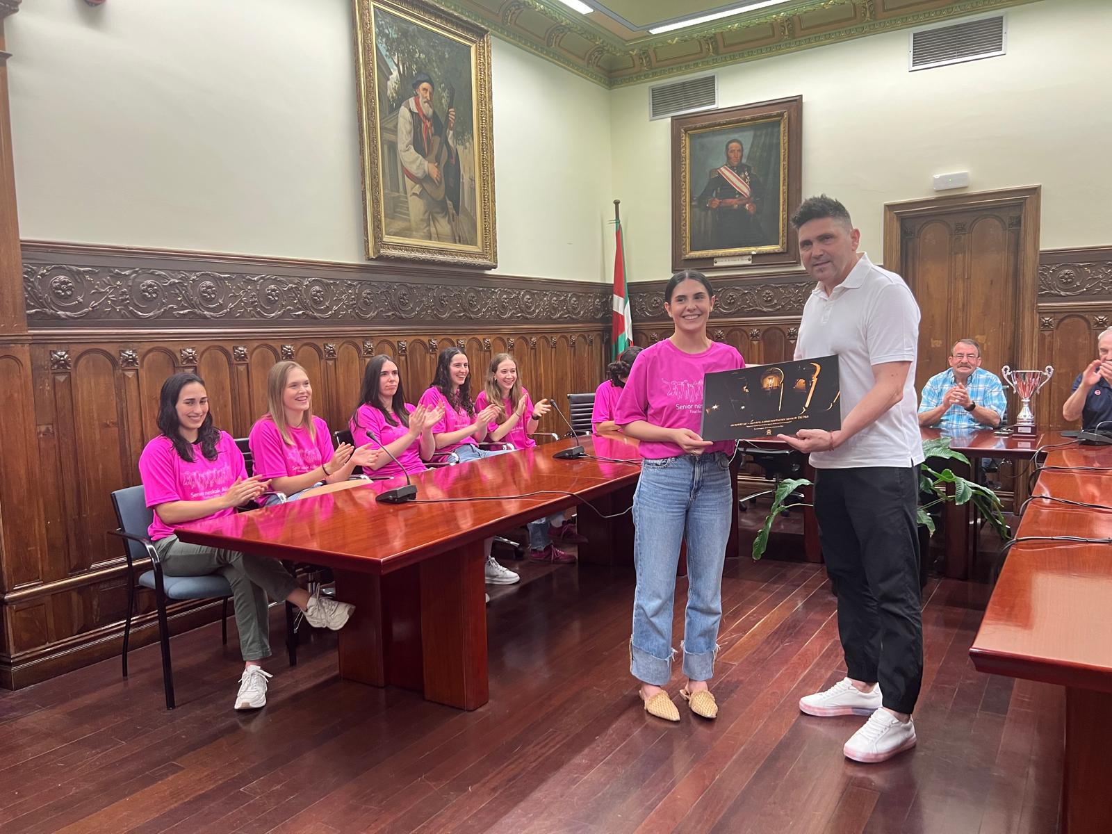 Reconocimiento institucional al Goierri Aldapa de baloncesto