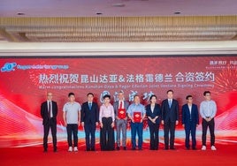Equipos de Fagor Ederlan y Duoli Automotive Technology, el pasado viernes en la firma de la alianza.