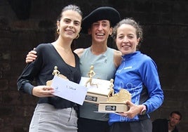 Amaia Etxarte, Idoia Nogales y Eguzkiñe Zabaleta.