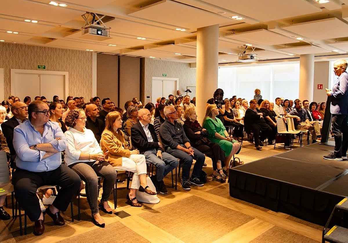 Los profesionales, durante la asamblea de la Federación Mercantil que se celebró hace unos días.