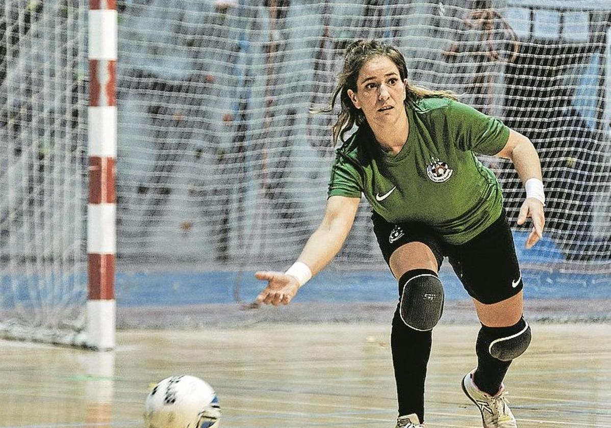 Haizea Fernández, en acción durante un partido.