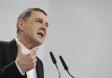 Otegi exige al PSOE «depurar todas las responsabilidades» y avisa: «Ya no vale decir que la alternativa es peor»