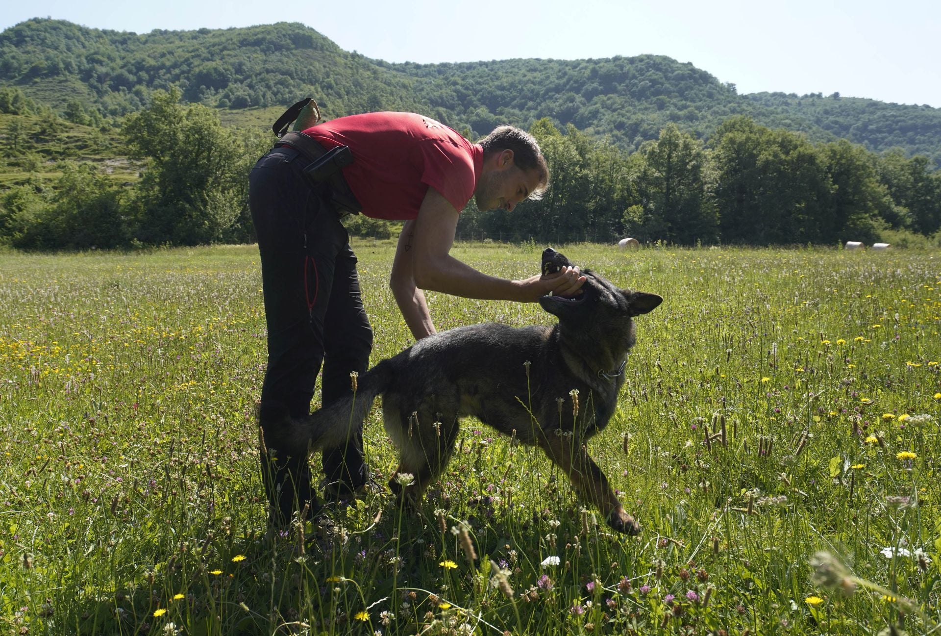 Visita a la unidad canina de la Ertzaintza