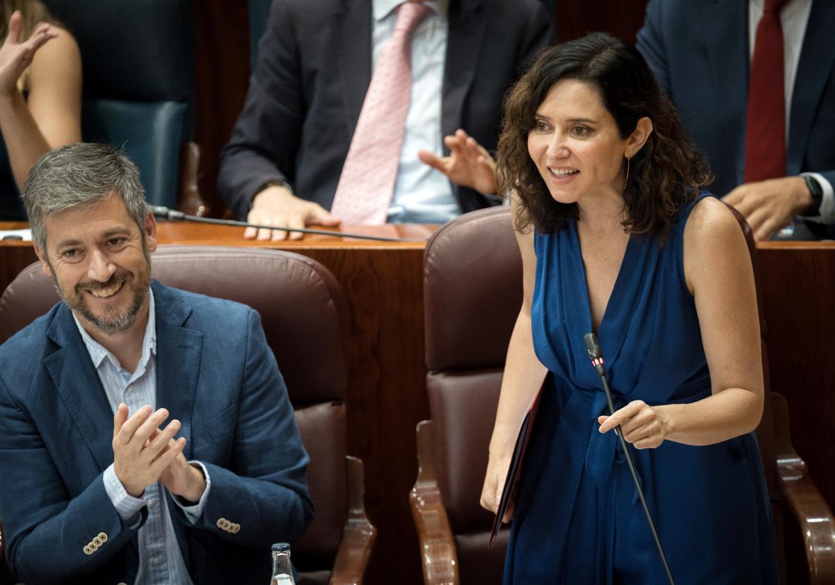 Ayuso vuelve a cargar contra el euskera: «¿Saben lo que es cateto? Llamarse Juan y pedir que en el País Vasco te llamen Jon»