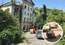 Bomberos, Guardia Muncipal y DYA, en el edificio ocupado de Martutene. En detalle, el hombre detenido.