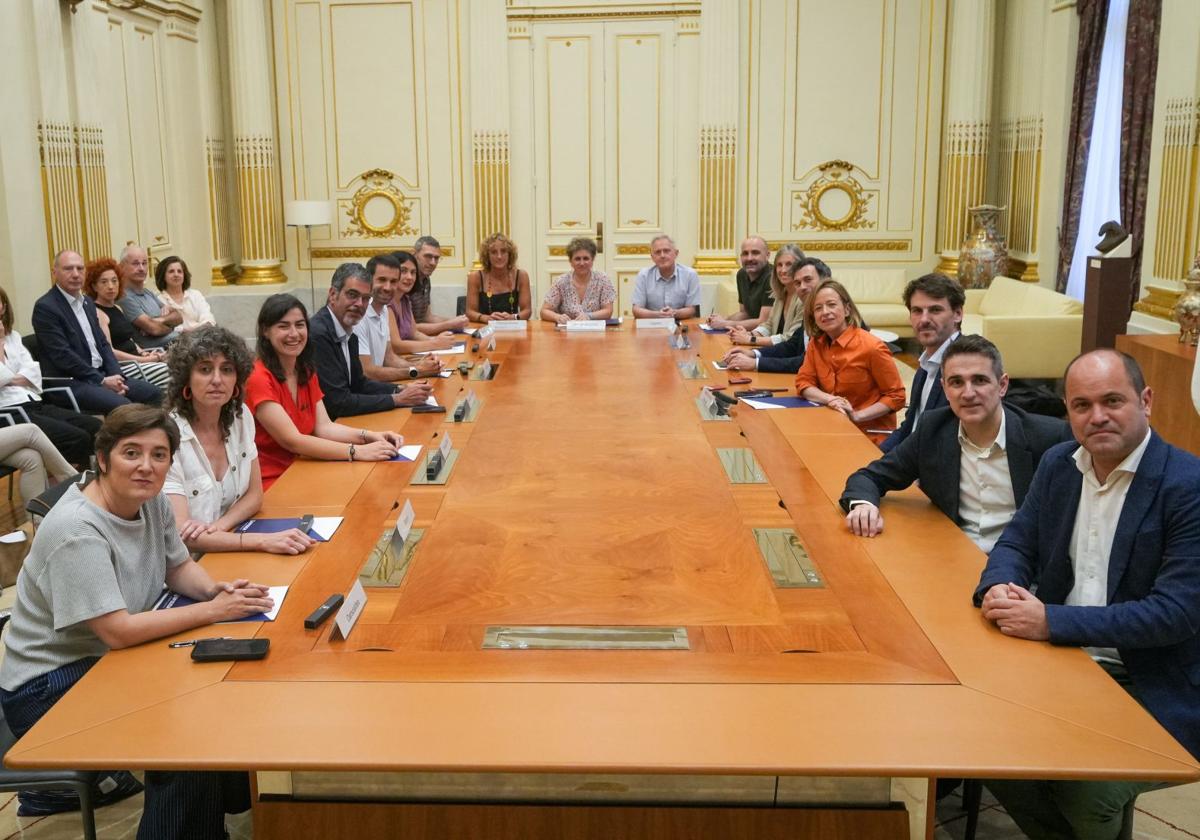 Responsables forales en la firma de la renovación del convenio