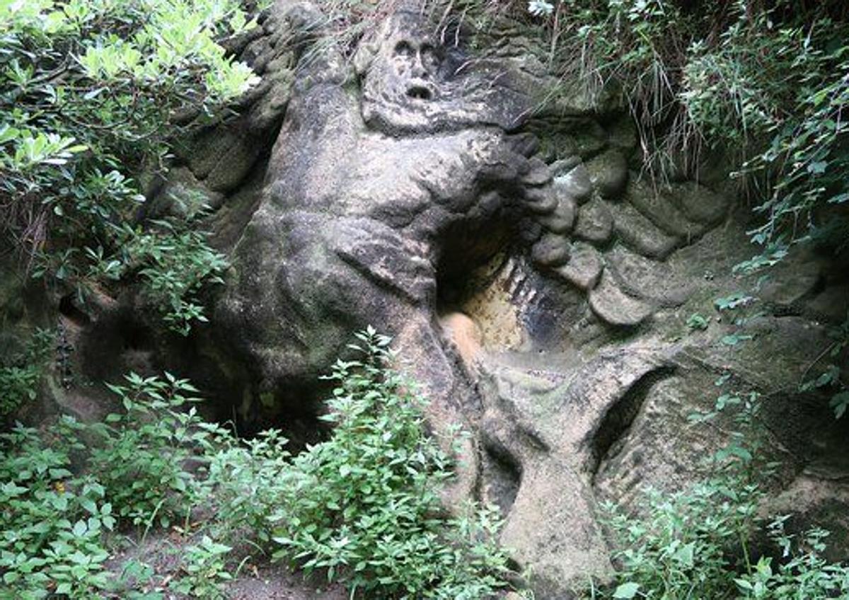 Imagen secundaria 1 - Las demás esculturas que pueden verse en el monte San Antón de Getaria.
