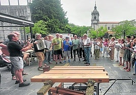 Los vecinos, de todas las edades, están disfrutando estos primeros días de las fiestas de San Juan de los actos programados.