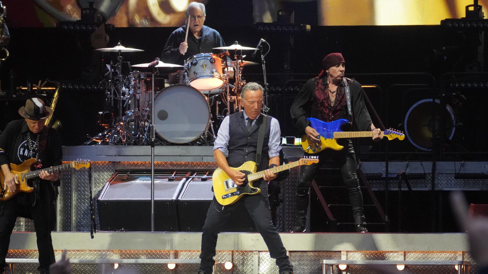 Anoeta se rinde al show de Bruce Springsteen