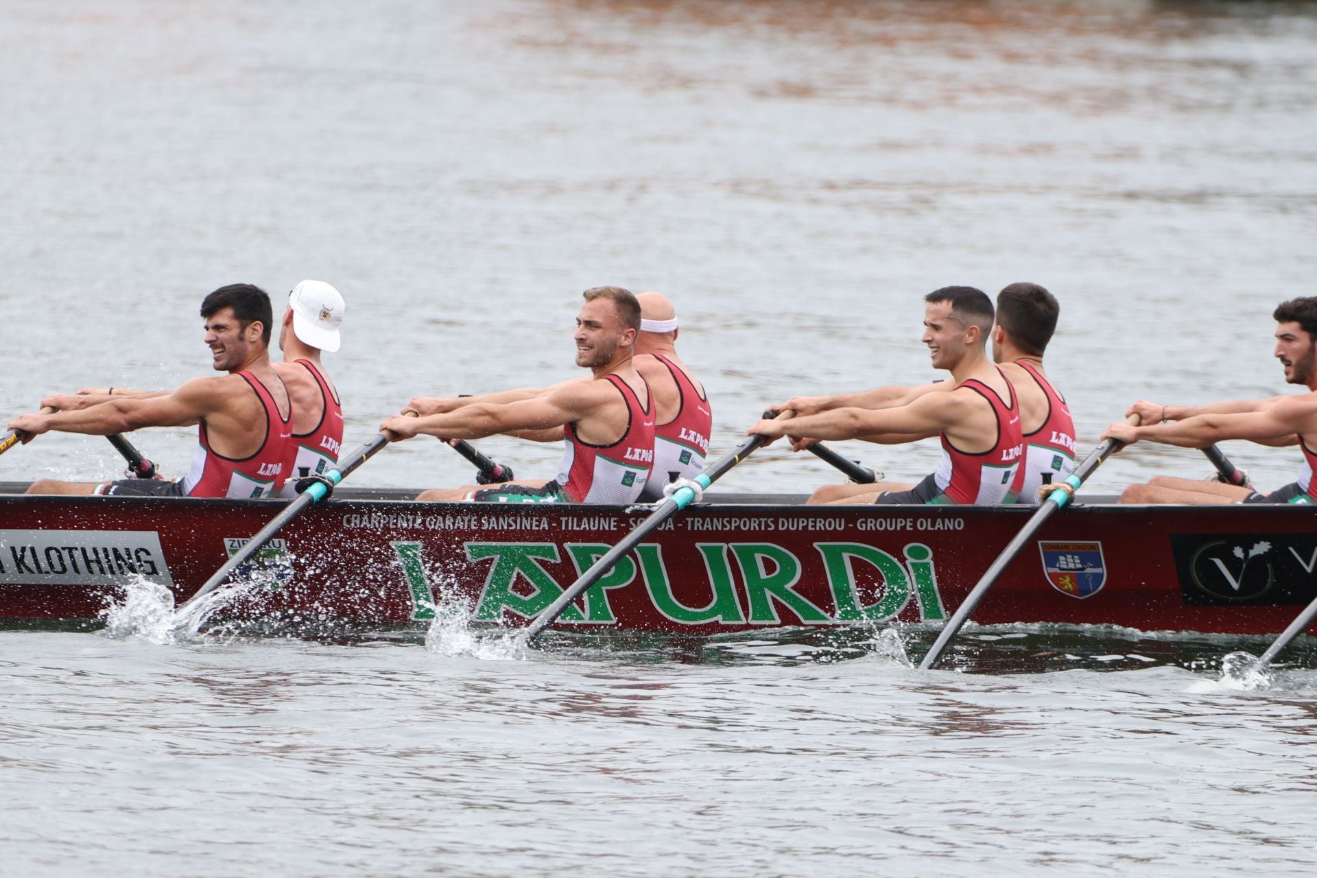 San Pedro vibró con su trainera y vio ganar a la Sotera
