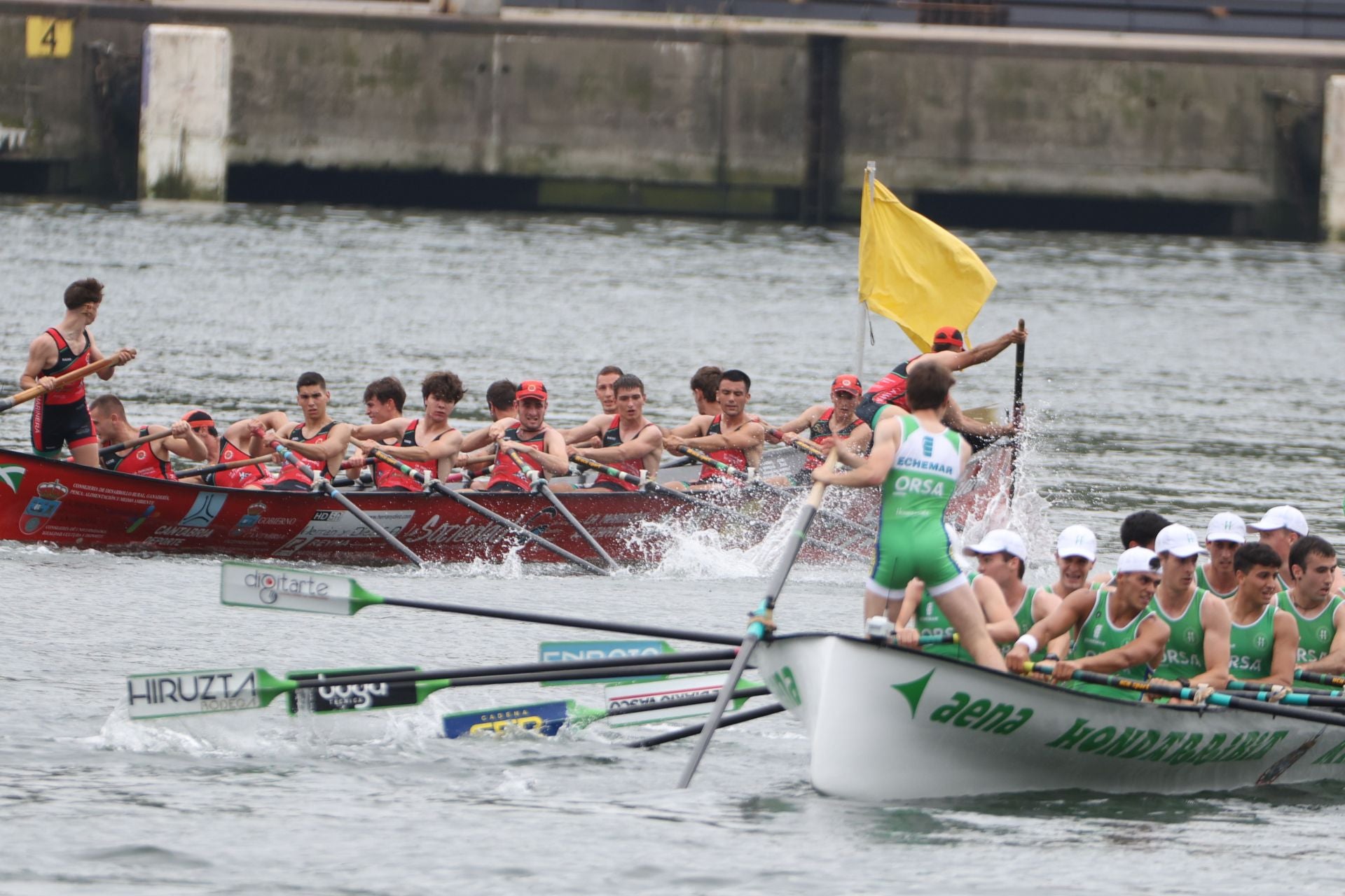 San Pedro vibró con su trainera y vio ganar a la Sotera