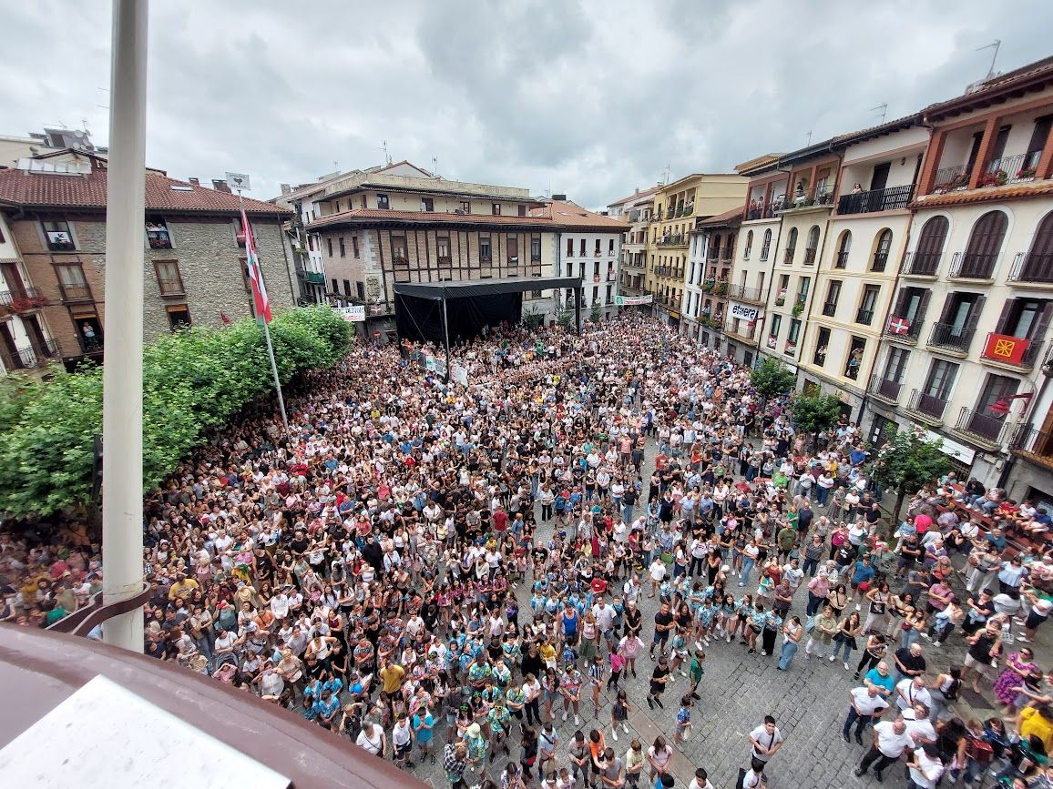 Multitudinario txupinazo para comenzar los sanjuanes