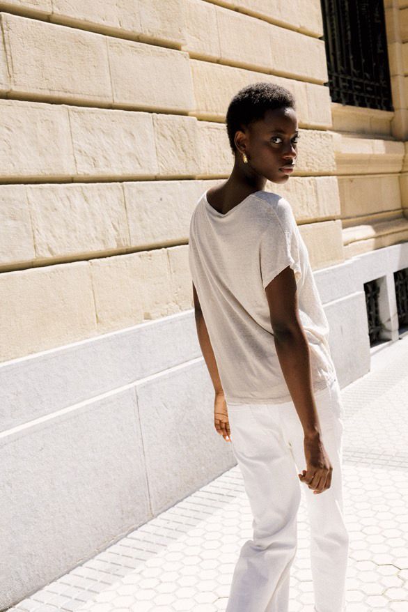 Imagen secundaria 1 - La nueva tienda de ropa que llega al centro de San Sebastián: «Buena música, regalitos y sorpresas»